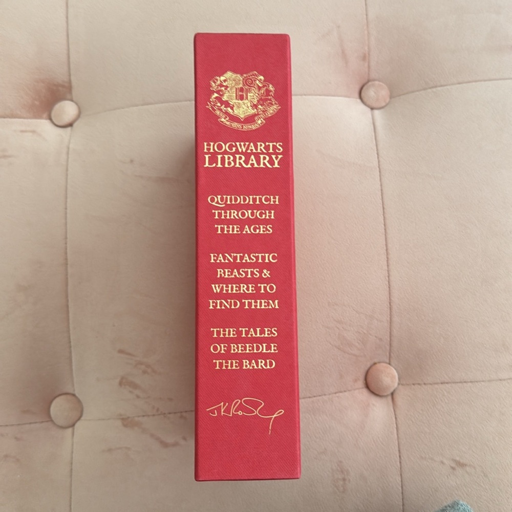 Hogwarts Library Boxed Set - Picture 4 of 16